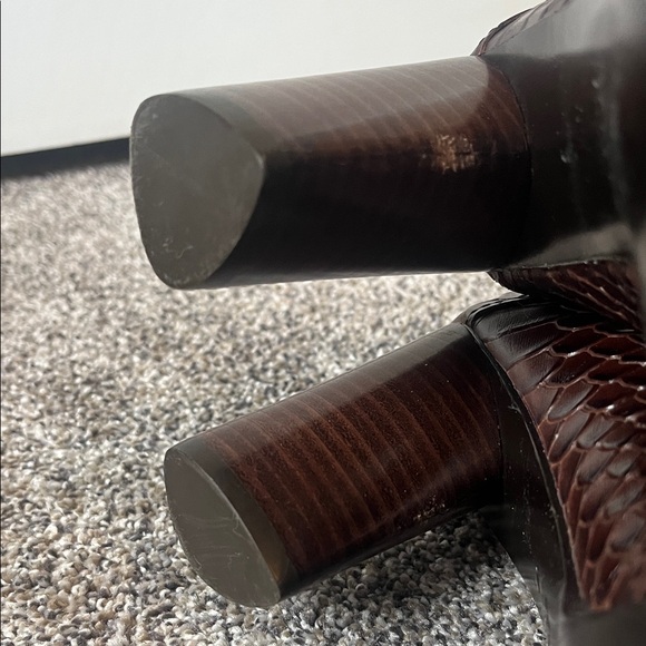 Donald Pliner size 9 brown snakeskin heeled boots. Great condition! - Picture 5 of 9